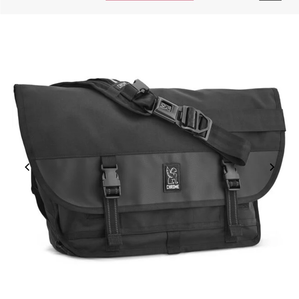 Chrome Night Citizen Messenger Bag (24L)